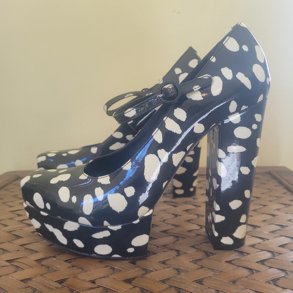 Alice + Olivia Black and White Platform Shoes - Picture 3 of 7